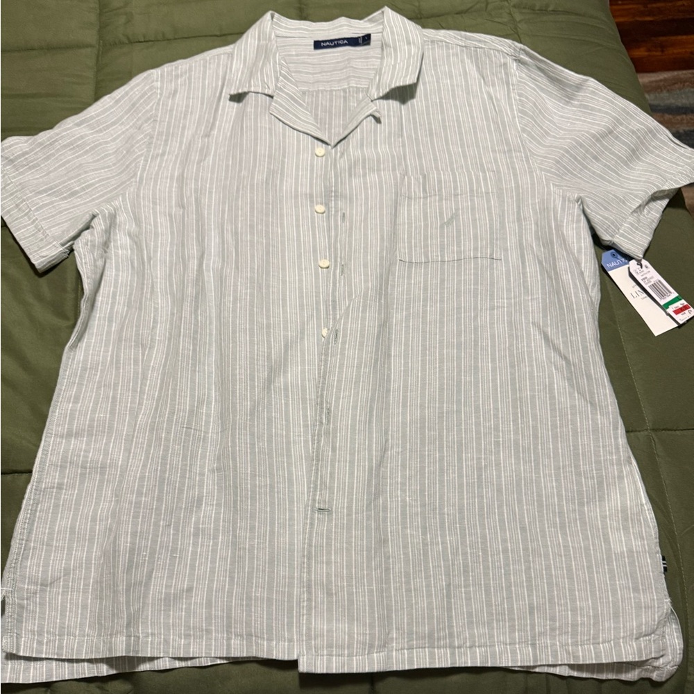 Nautica NWT Men's Casual Light Gray Striped Shirt